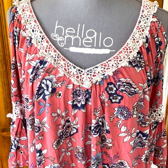 ⚡️⚡️5/$20 ⚡️⚡️ 💕Always Indigo Boho Floral top💕 - Picture 3 of 7